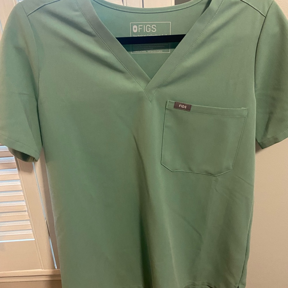 Figs Catarina One Pocket Scrub Top—Small, Jade